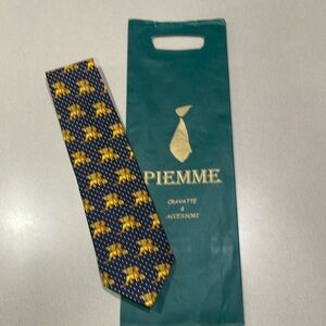Men’s 100 % Seta tie New!!!